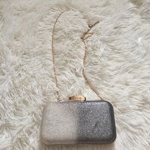 💎 GUESS Silver Glitter Clutch 💎